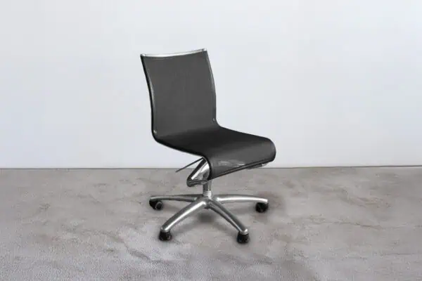 Sedia Rollingframe Alias con ruote, regolabile in altezza, struttura in alluminio e seduta in rete
