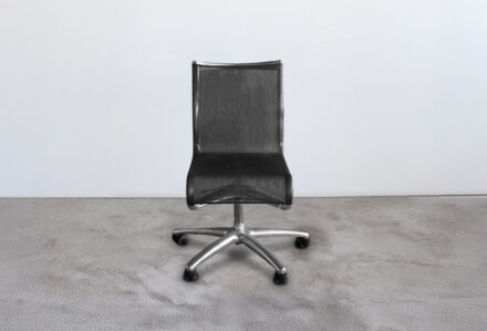 Sedia_Rolling_rame_nera_senza_braccioli_1 Sedia Rollingframe Alias con ruote, regolabile in altezza, struttura in alluminio e seduta in rete