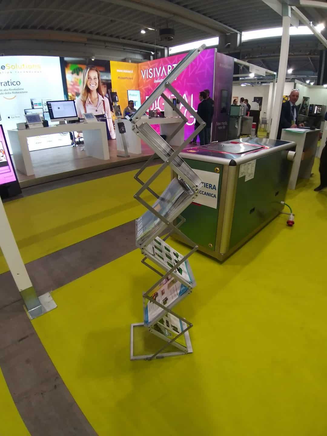 URBNLIVING Portapiante A 3 Livelli In Metallo Bianco, Ripiani In Legno MDF, Allungabile