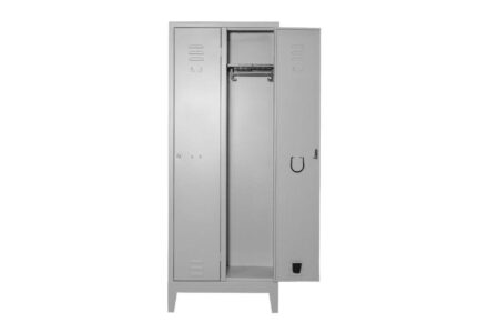 Armadietto spogliatoio a due ante con chiave e feritoie di aerazione, soluzione modulabile per eventi.