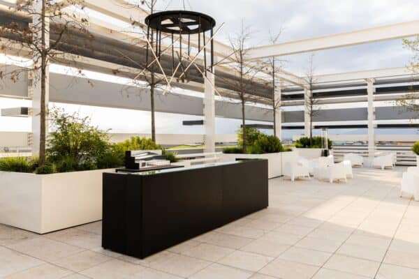 Bancone con certificazione ignifuga classe 1, idonea per eventi, fiere e congressi.