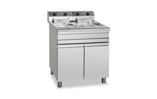 Fornitura di un piano cottura industriale in acciaio inox con due zone di cottura e pannello di controllo.
