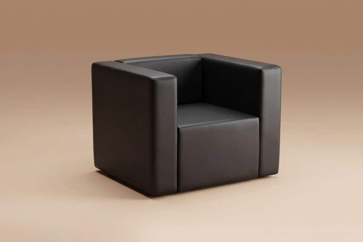 Foto sito divani beige - noleggio_poltrona_sirio_slim_nera_b