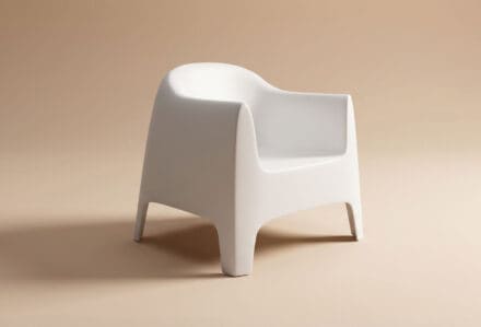 Foto sito divani beige - noleggio_poltrona_solid_bianco_b