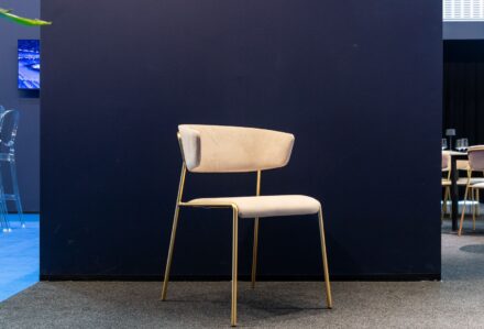 noleggio_poltroncina_lisa_velluto_1