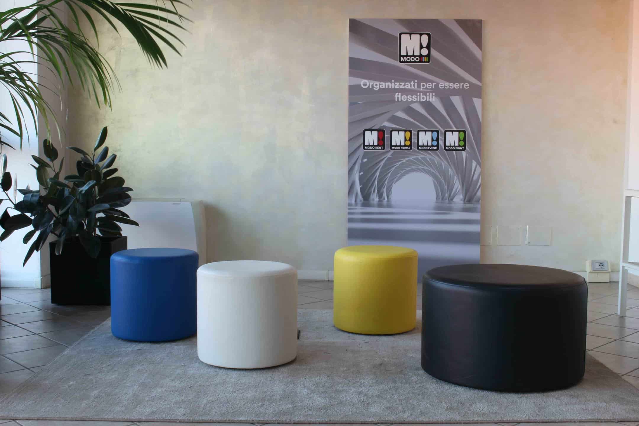 Pouf Rotondo In Velluto Con Contenitore Portaoggetti Sgabello Salotto Poggiapiedi Con Gambe Color Oro Panna | Leroy Merlin