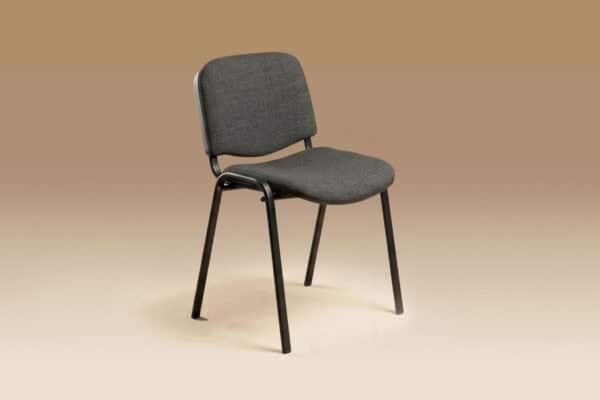 Sedia moderna con struttura in metallo e seduta imbottita in tessuto grigio, ideale per ambienti di lavoro o sala d'attesa.