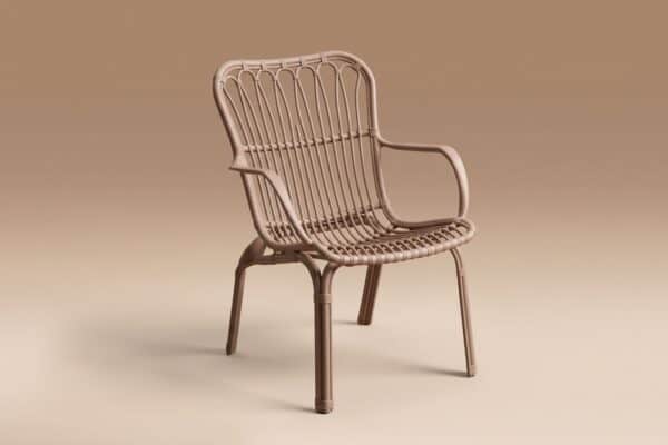 Sedia Ninfa in stile vintage con struttura in metallo e seduta in rattan, ideale per ambienti interni ed esterni.
