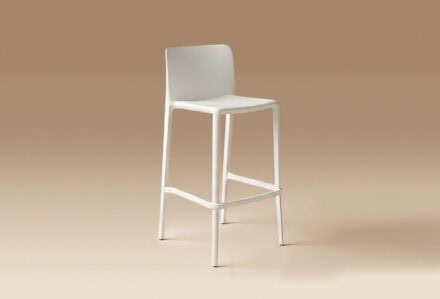 foto beige sito sedie - noleggio_sgabello_bachita_bianco_b