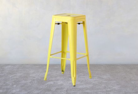 Lo sgabello in ferro con certificazione ignifuga classe 1, idonea per eventi, fiere e congressi.