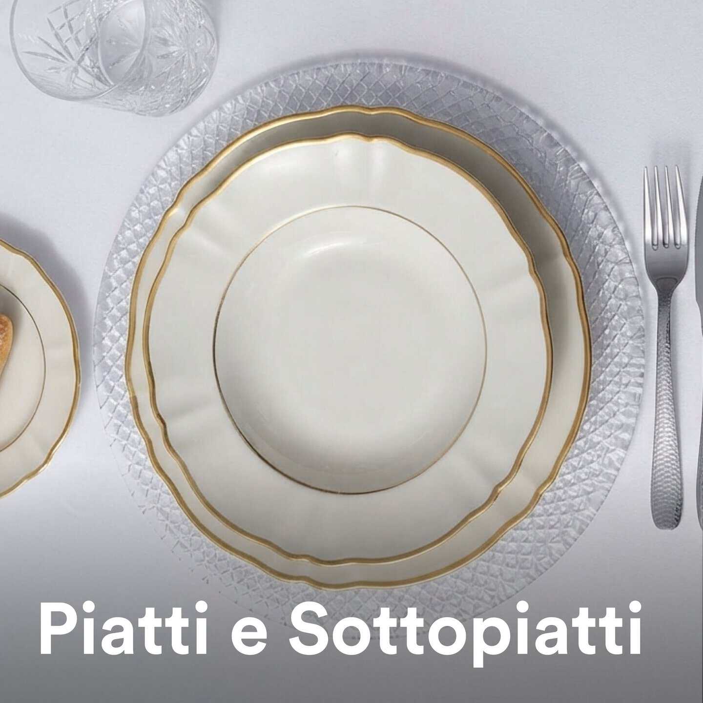 Set di piatti eleganti con bordo dorato e sottopiatti di cristallo, perfetti per cene raffinate e occasioni speciali.