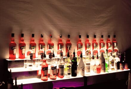 noleggio reception desk gradinata porta bottiglie luminosa