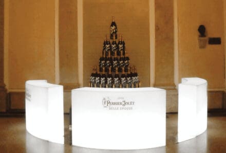 noleggio reception desk snack bar bianco luminoso