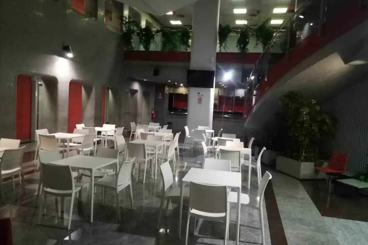 prodotto_arredi_tavoli_e_tavolini_Tavolo_maya-2