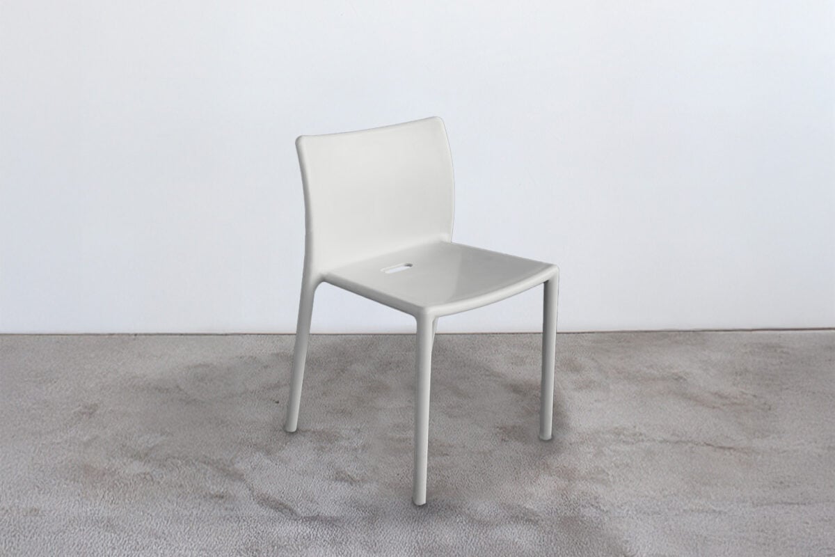 Sedia Air Chair di Magis in polipropilene, ideale per eventi interni ed esterni